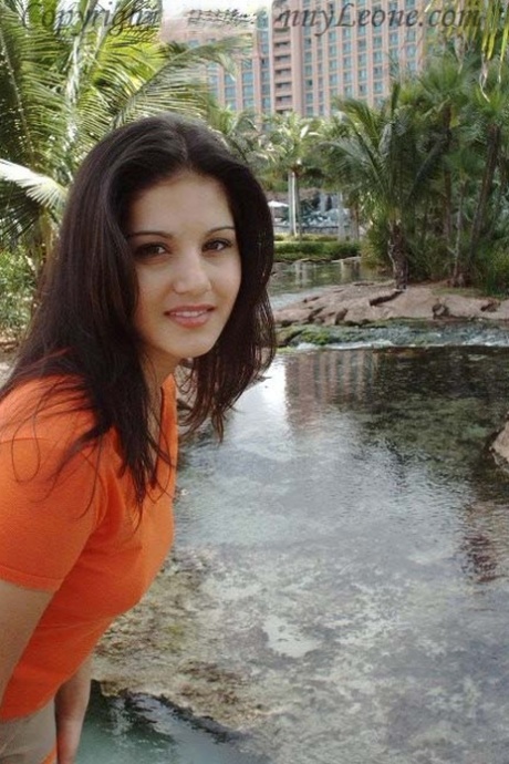 Riya – Girlfriend Experience Escort in South Delhi
